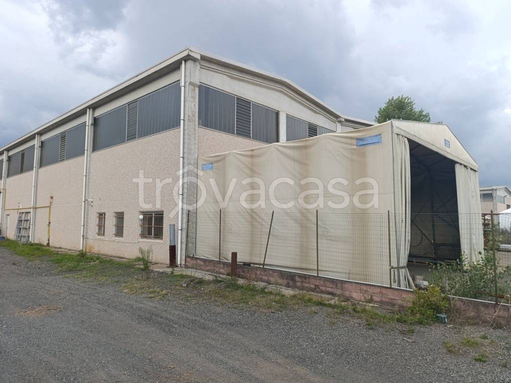 locale commerciale in affitto ad Ovada