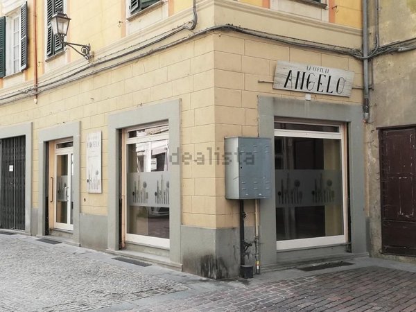 locale commerciale in affitto ad Ovada