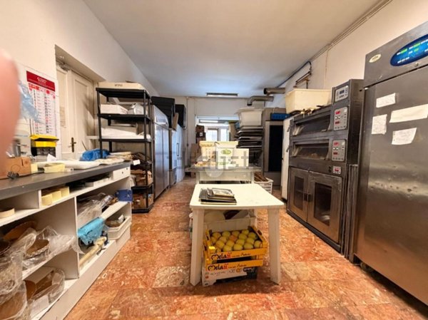 locale commerciale in affitto ad Ovada