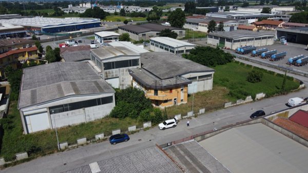 capannone in affitto a Casalpusterlengo