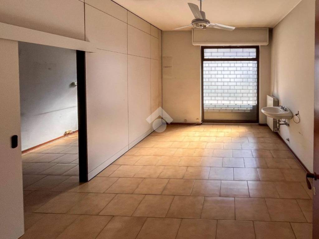 ufficio in affitto a Castiglione d'Adda