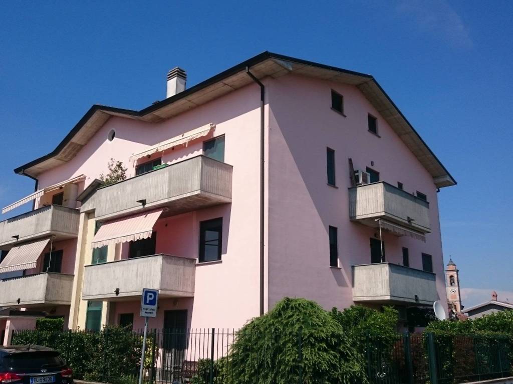 appartamento in affitto a Cavenago d'Adda in zona Caviaga