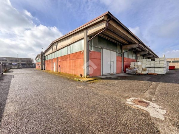locale commerciale in affitto a Codogno