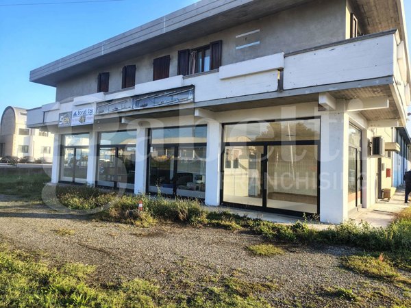 ufficio in affitto a Guardamiglio