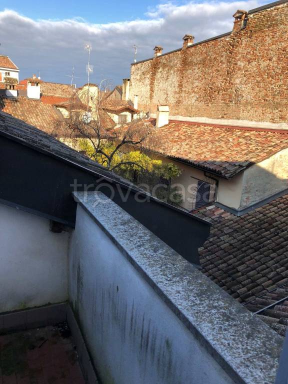 appartamento in affitto a Lodi in zona Centro Storico