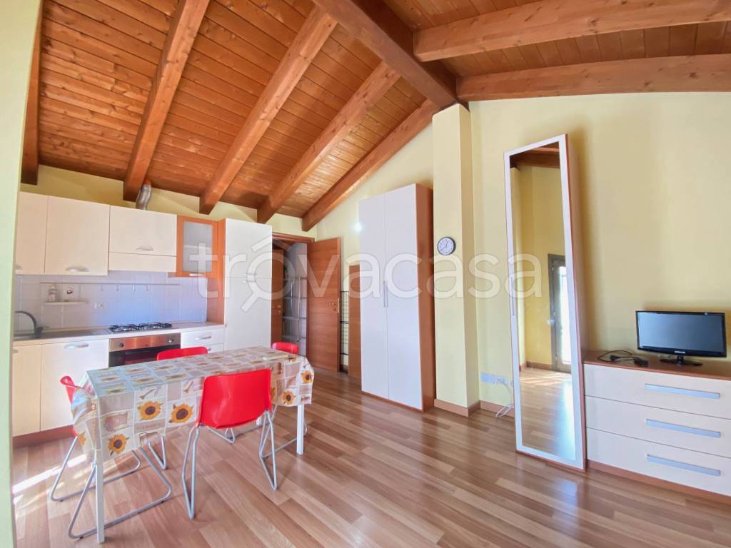 appartamento in affitto a Lodi in zona Città Bassa