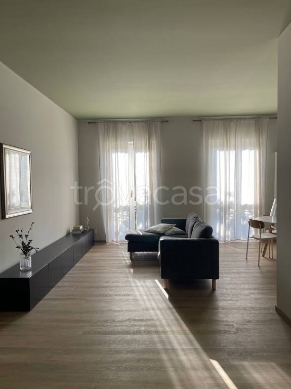 appartamento in affitto a Lodi in zona Viale Pavia