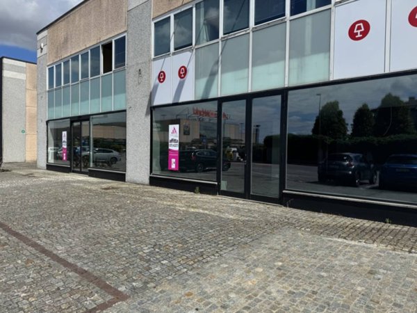 locale commerciale in affitto a Lodi