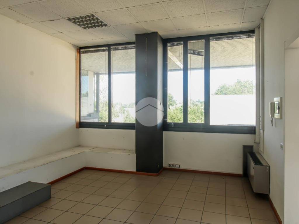 ufficio in affitto a Lodi in zona Martinetta