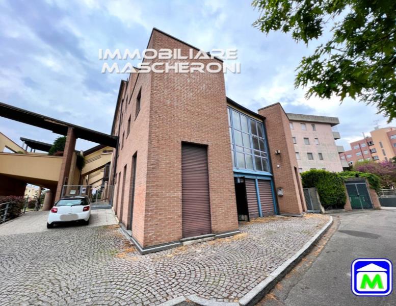 locale commerciale in affitto a Lodi in zona Paderno
