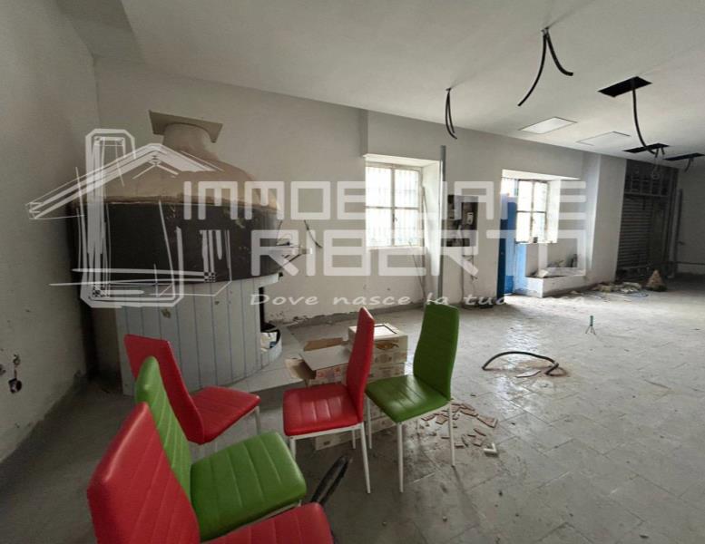 negozio in affitto a Lodi in zona Paderno