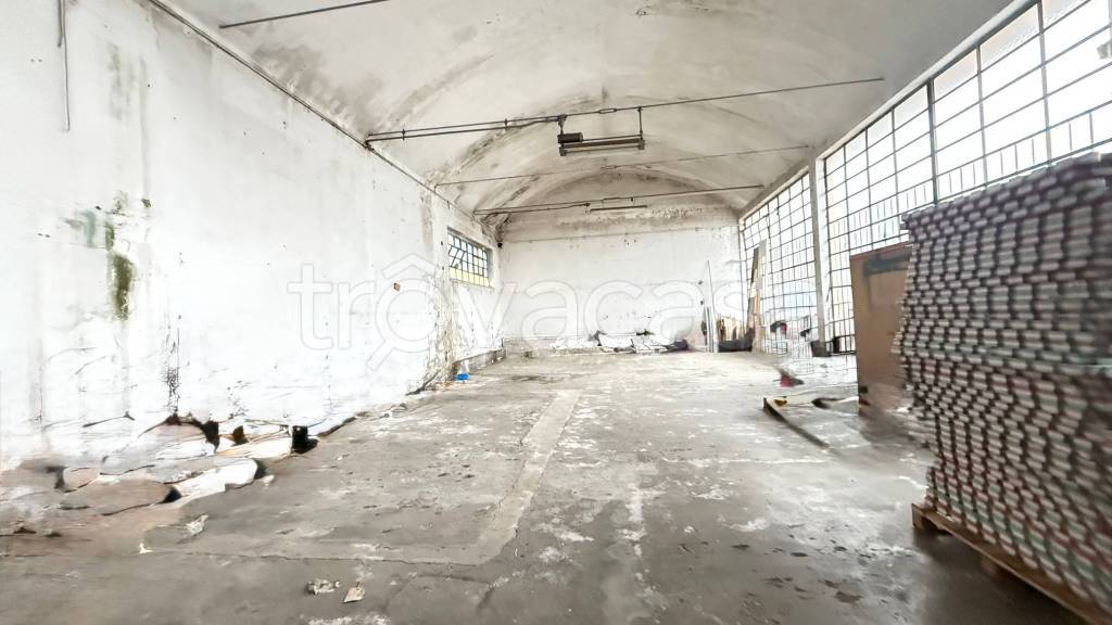 locale commerciale in affitto a Lodi