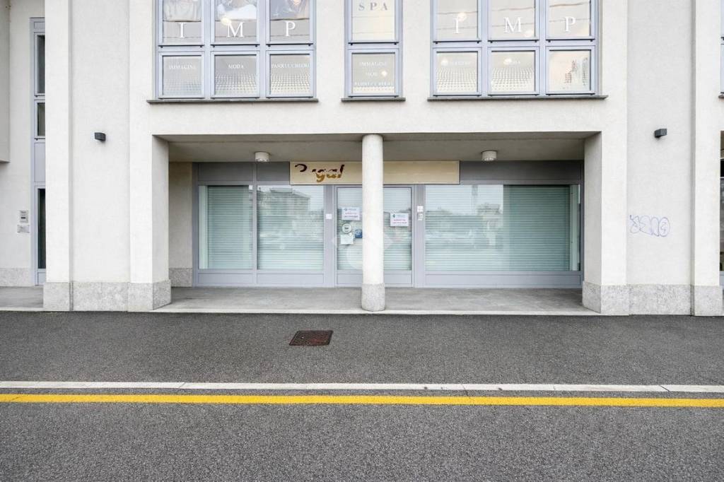 negozio in affitto a Lodi in zona Viale Pavia