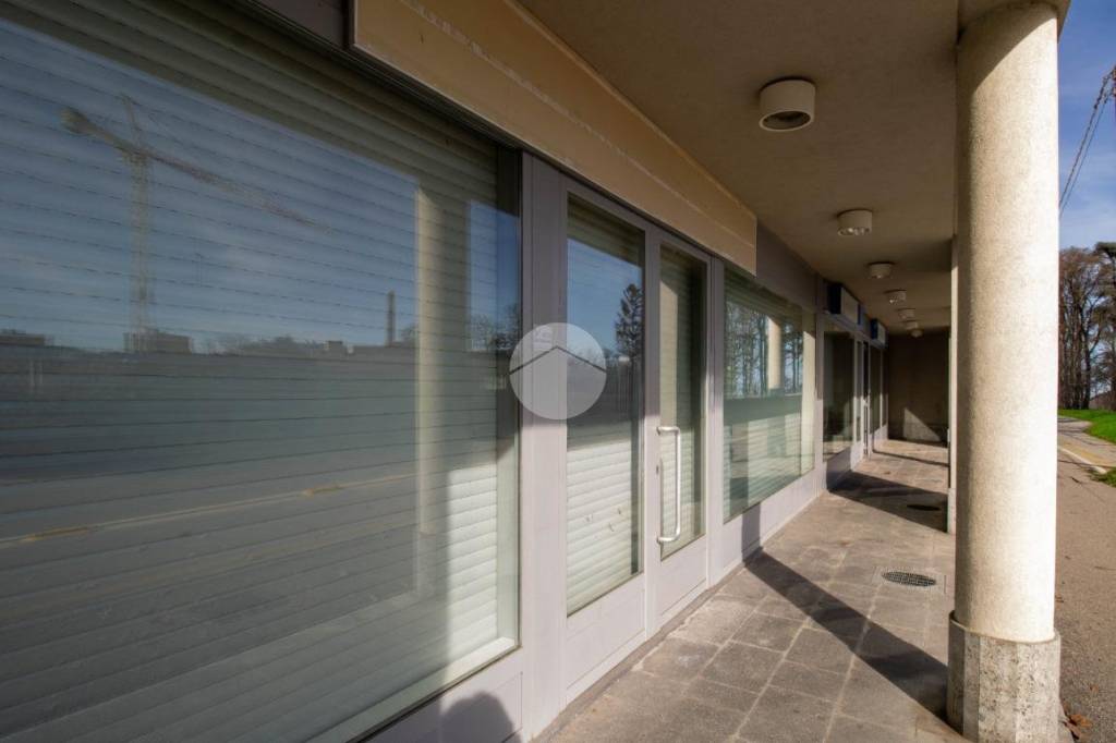 negozio in affitto a Lodi in zona Viale Pavia