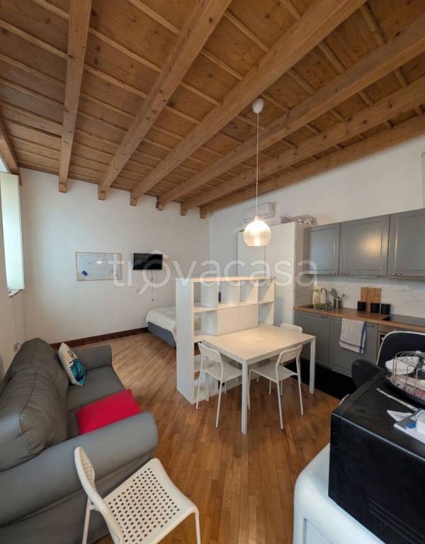 appartamento in affitto a Lodi in zona Centro Storico