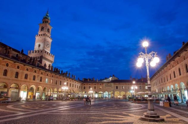appartamento in affitto a Lodi in zona Fanfani