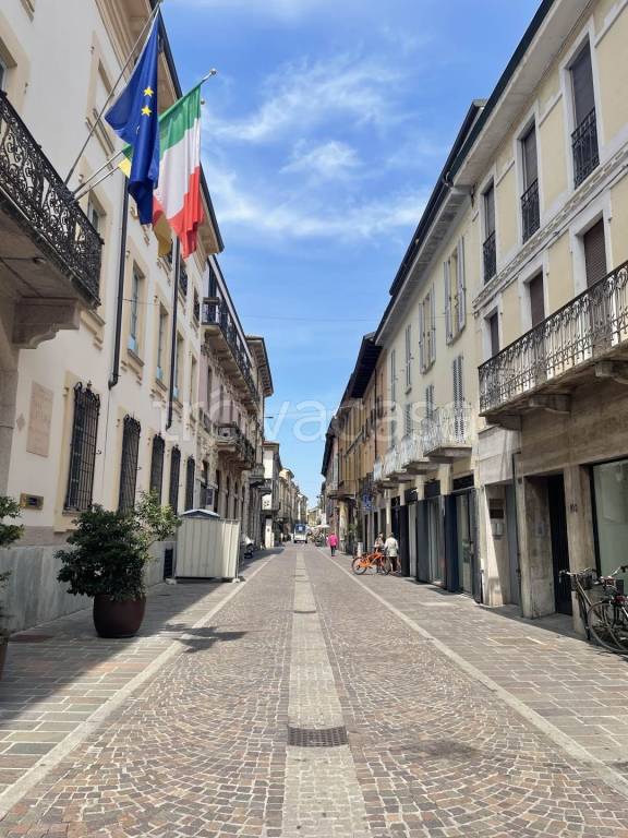 appartamento in affitto a Lodi in zona Centro Storico