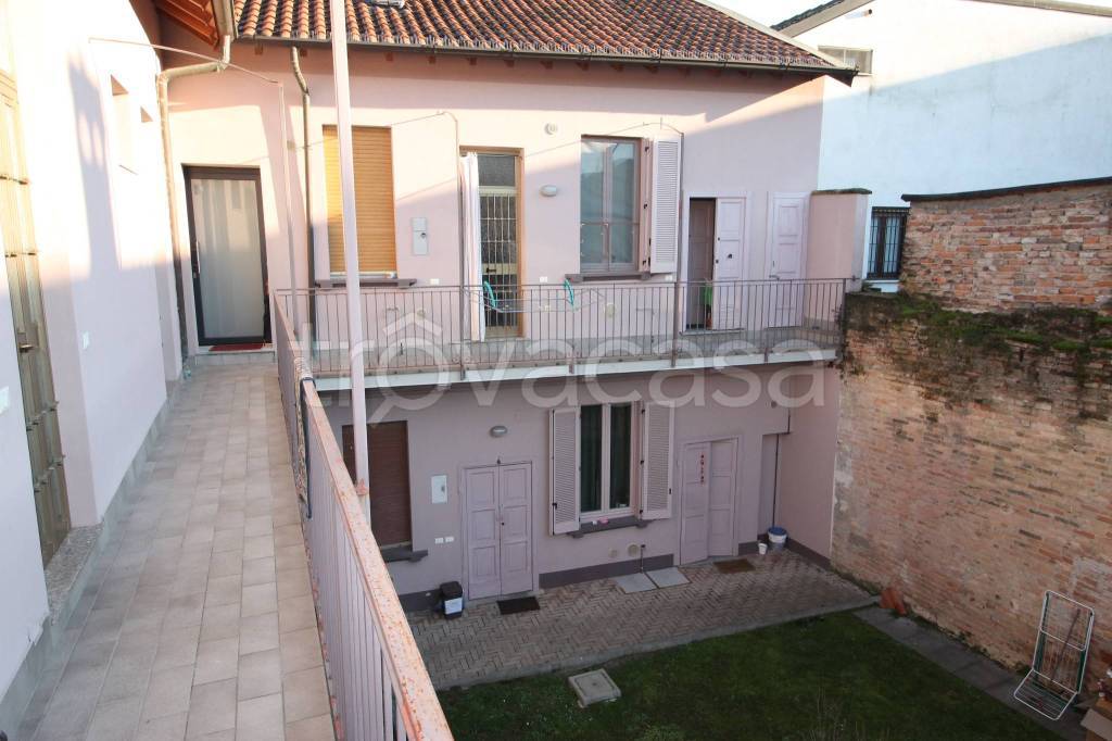 appartamento in affitto a Lodi in zona Via Defendente