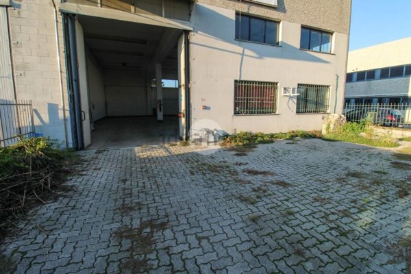 capannone in affitto a Lodi Vecchio
