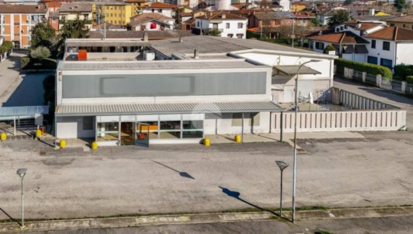 negozio in affitto a Lodi Vecchio