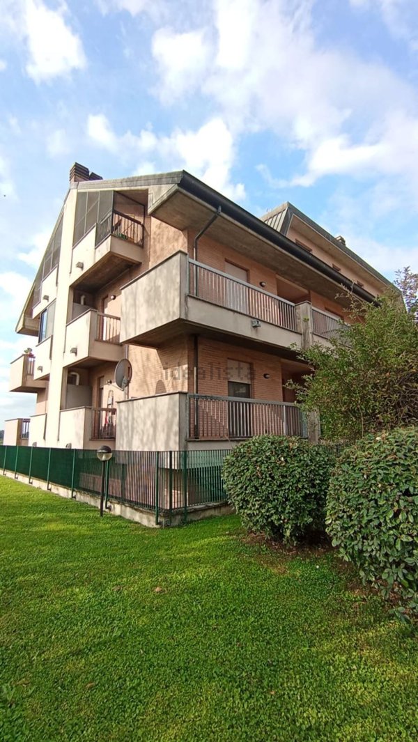 appartamento in affitto a Mulazzano in zona Quartiano
