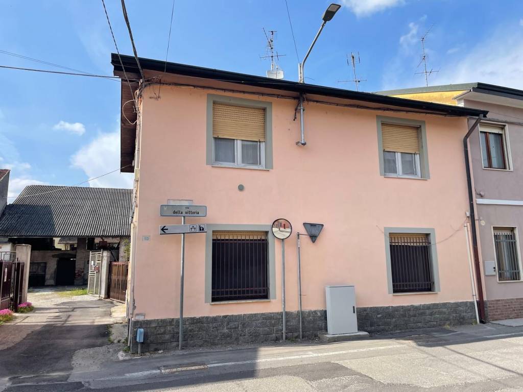 appartamento in affitto a Mulazzano in zona Cassino d'Alberi