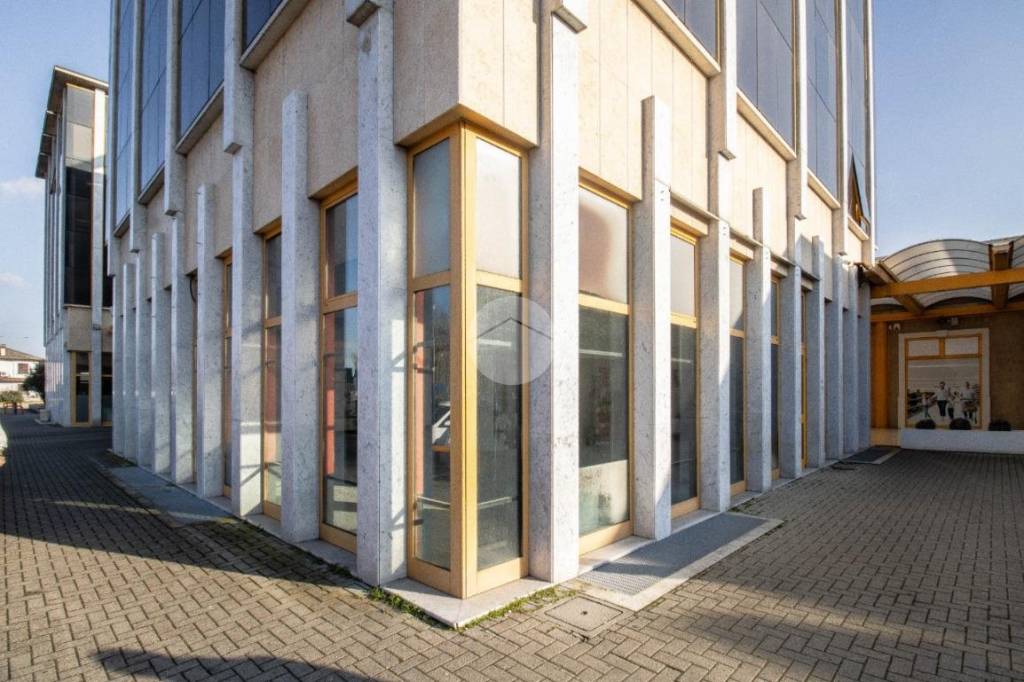 negozio in affitto a Sant'Angelo Lodigiano