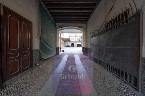 locale commerciale in affitto a Sant'Angelo Lodigiano