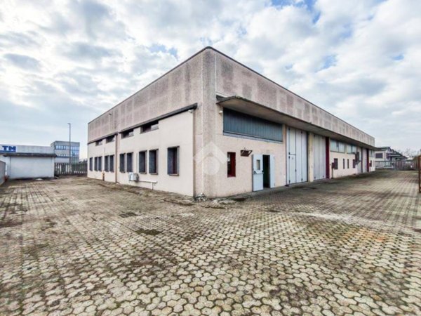 locale commerciale in affitto a Sant'Angelo Lodigiano in zona Galeotta