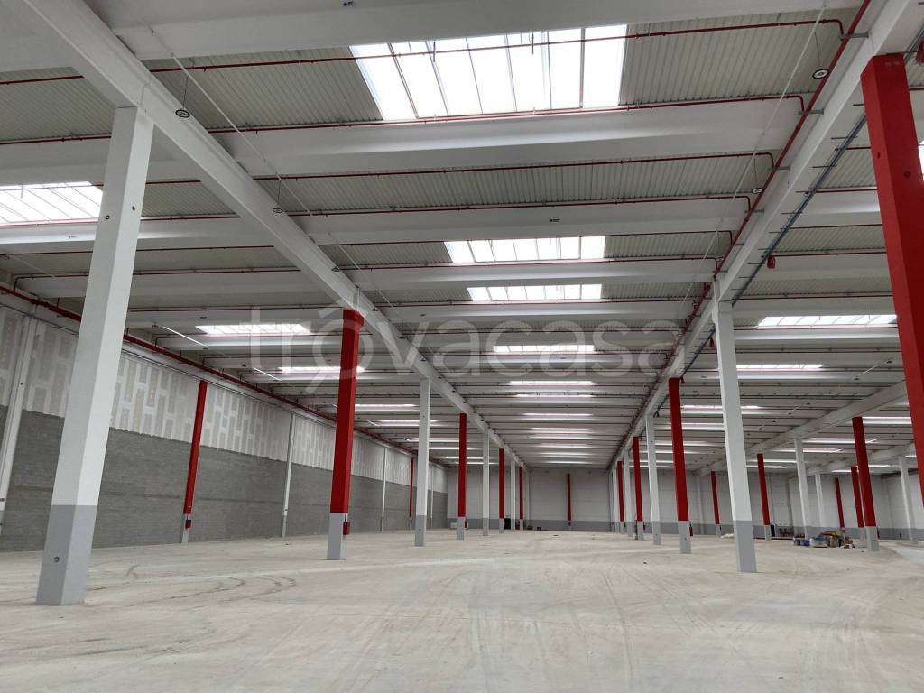 locale commerciale in affitto a Somaglia