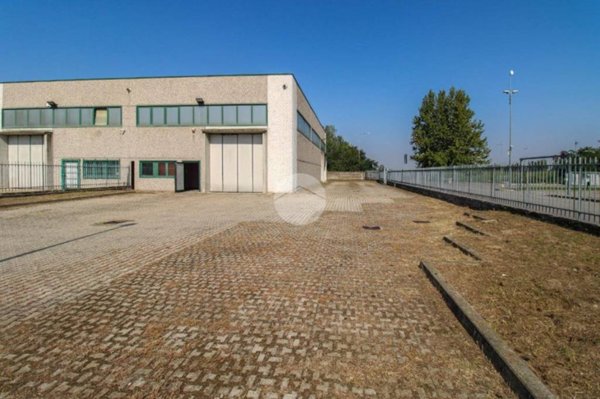 locale commerciale in affitto a Sordio