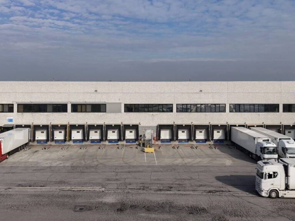 locale commerciale in affitto a Tavazzano con Villavesco in zona Pezzolo