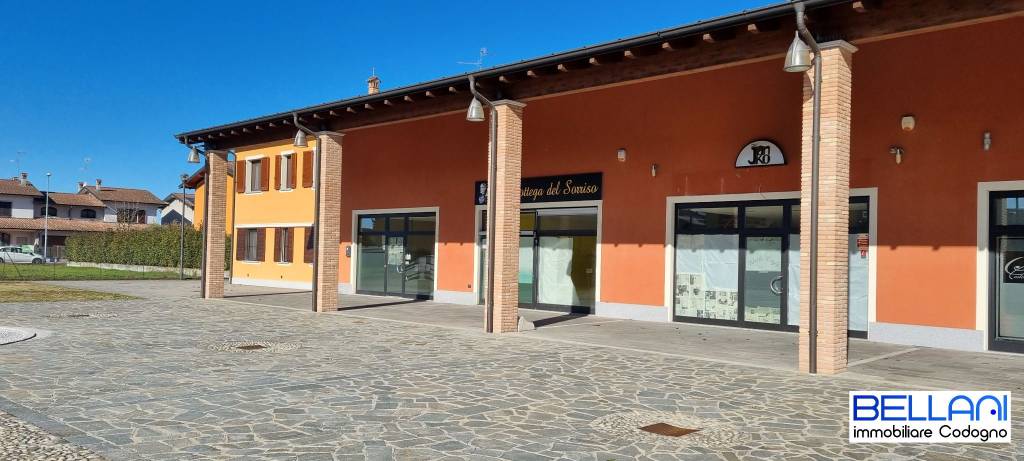 negozio in affitto a Terranova dei Passerini