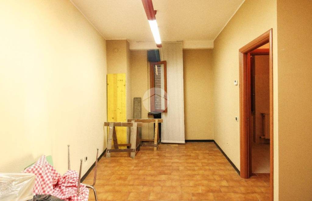 negozio in affitto a Terranova dei Passerini