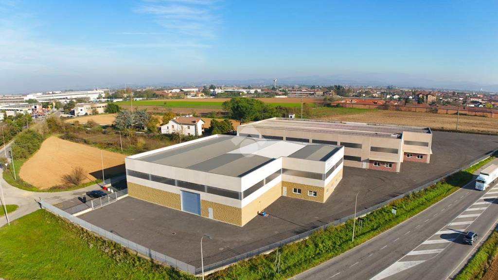 locale commerciale in affitto a Pozzolo Formigaro