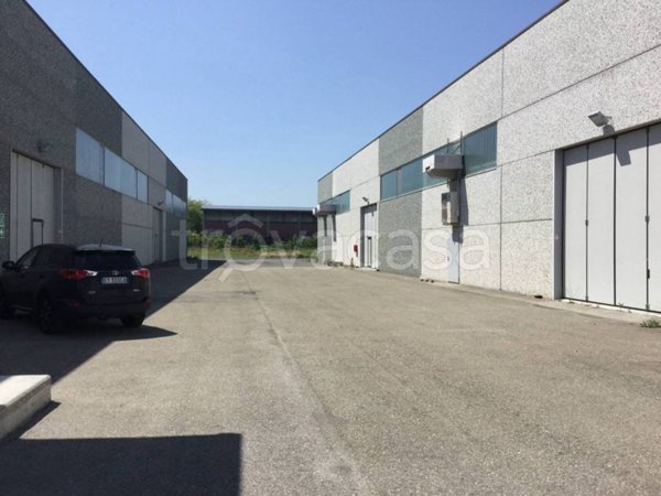 locale commerciale in affitto a Pozzolo Formigaro
