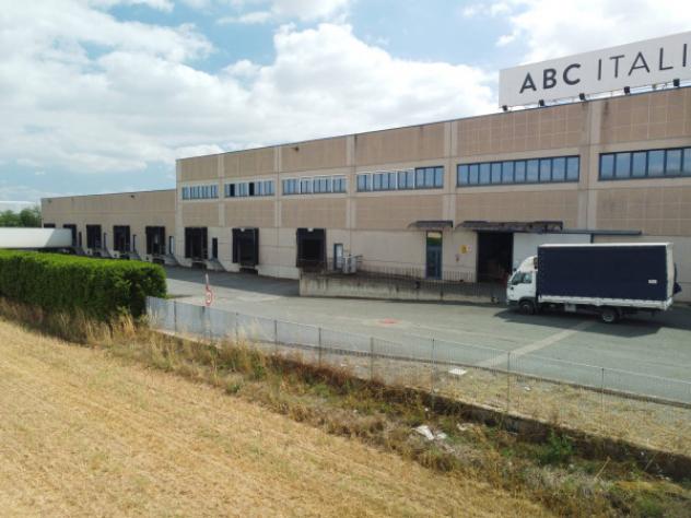 locale commerciale in affitto a Pozzolo Formigaro
