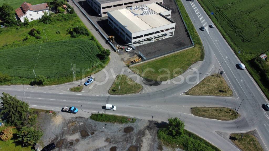 locale commerciale in affitto a Pozzolo Formigaro