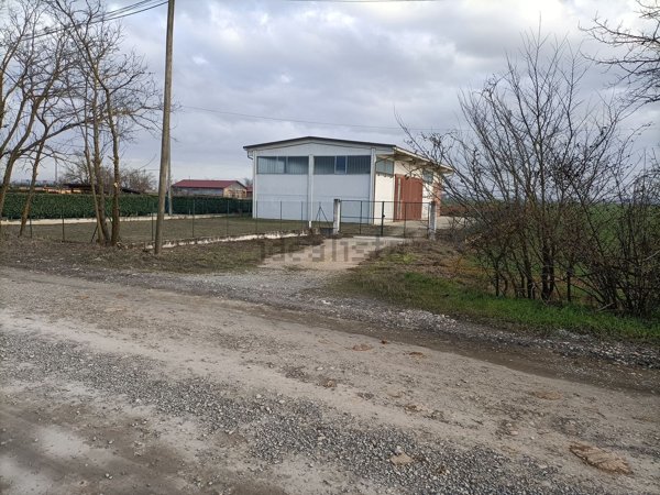 capannone in affitto a Pozzolo Formigaro in zona Bettole di Pozzolo