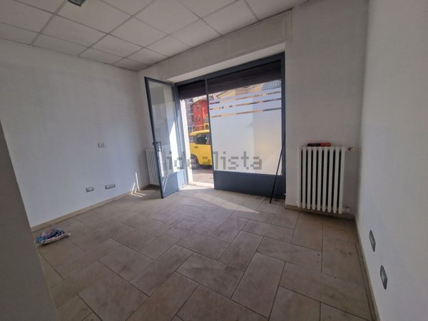 locale commerciale in affitto a Pozzolo Formigaro