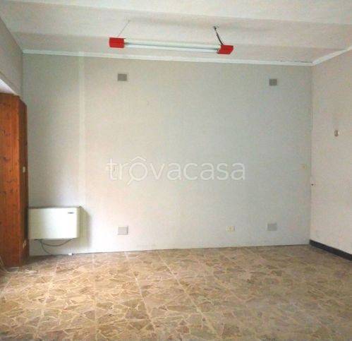 negozio in affitto a Serravalle Scrivia