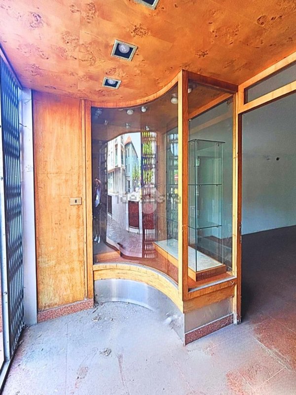 locale commerciale in affitto a Serravalle Scrivia