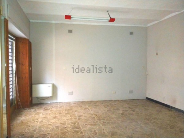 locale commerciale in affitto a Serravalle Scrivia