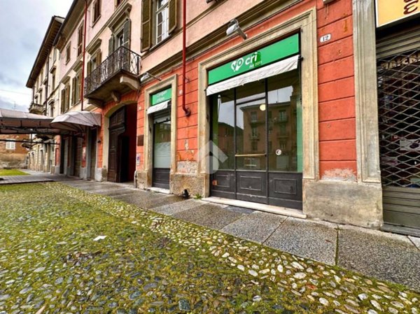 negozio in affitto a Tortona in zona Centro Storico