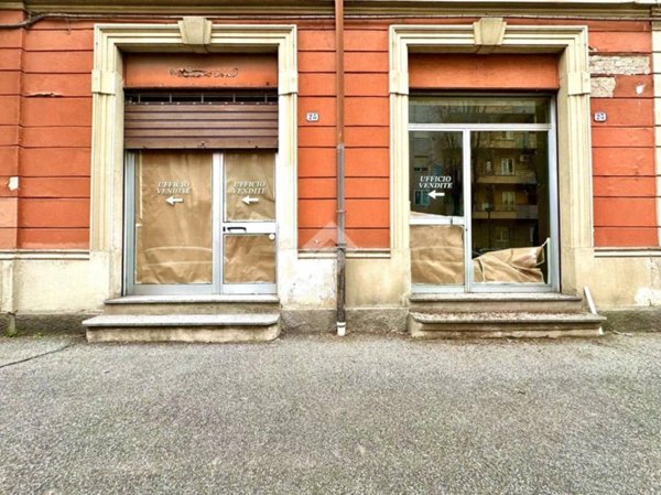 negozio in affitto a Tortona