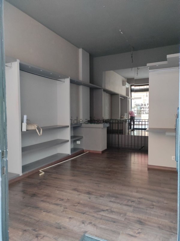 locale commerciale in affitto a Tortona