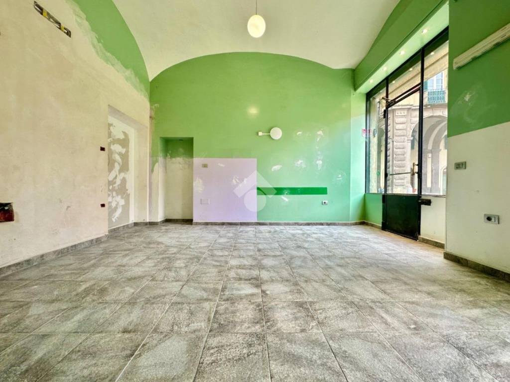 negozio in affitto a Tortona