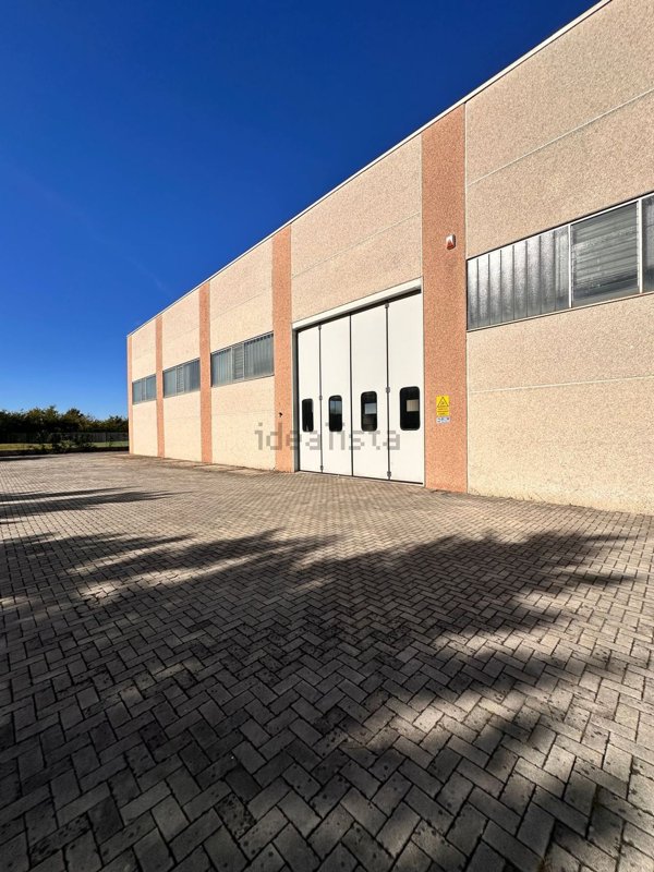 capannone in affitto a Tortona