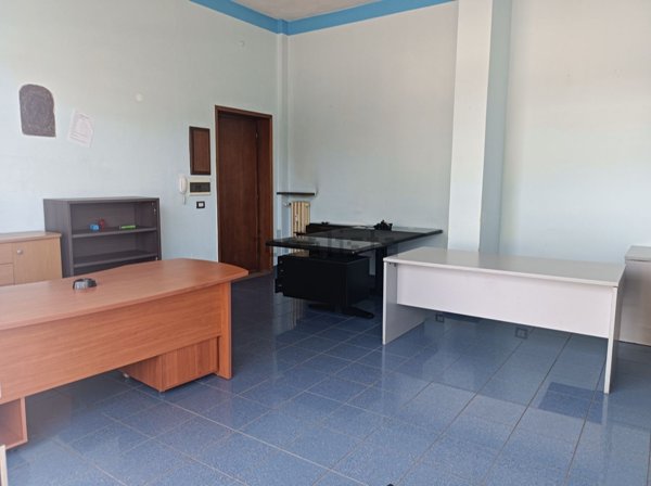 locale commerciale in affitto a Tortona