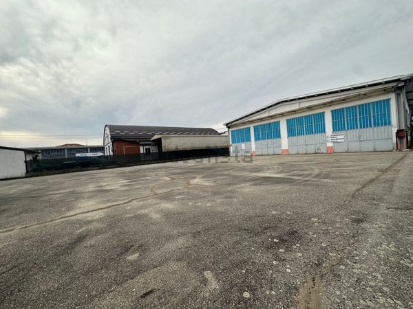 capannone in affitto a Tortona